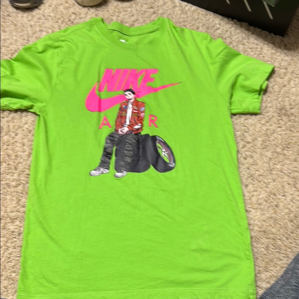 Nike Lime Green Men's T-Shirt with Pink Graphic